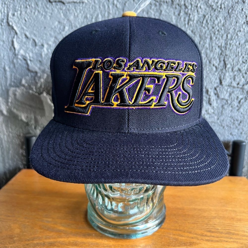 Adidas NBA Los Angeles Lakers Black Snapback Hat